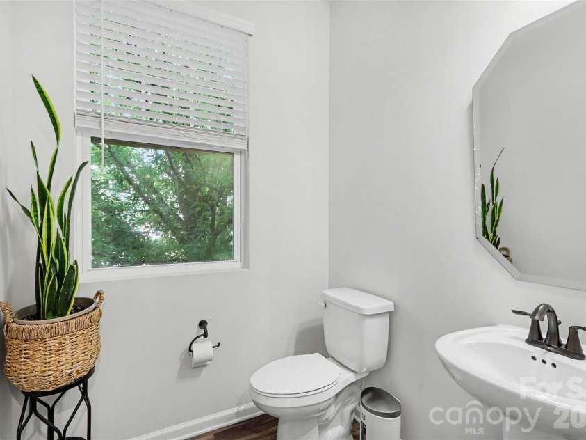 16704 Summers Walk Boulevard, Davidson, NC 28036.  MLS# CAR4397795, YatesRealty ID 35023. Powder room on 2nd floor