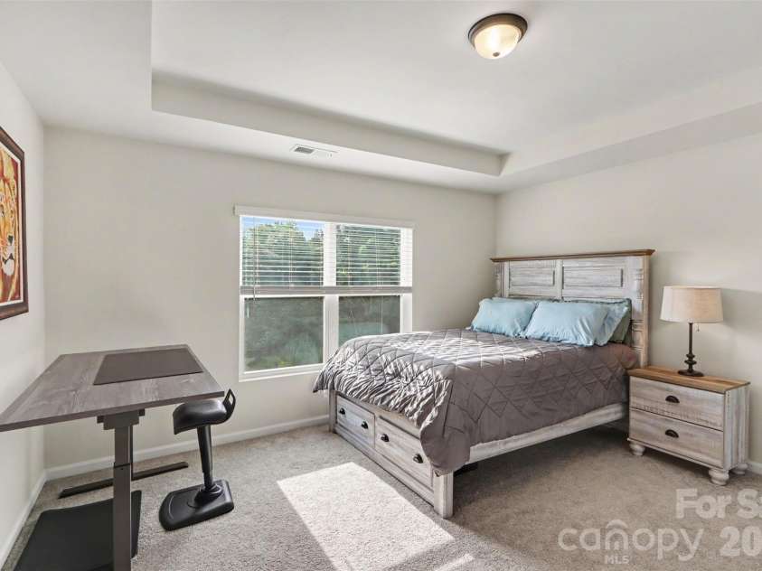 16704 Summers Walk Boulevard, Davidson, NC 28036.  MLS# CAR4397795, YatesRealty ID 35023. Primary bedroom on 3rd floor