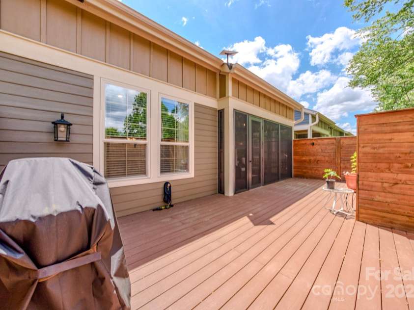 552 Sweet Birch Park Lane, Black Mountain, NC 28711.  MLS# CAR4305365, YatesRealty ID 35023. 