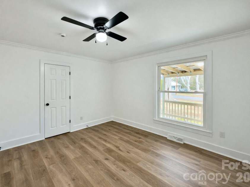 1033 Tracy Drive, Charlotte, NC 28217.  MLS# CAR4373895, YatesRealty ID 35024. 4th bedroom