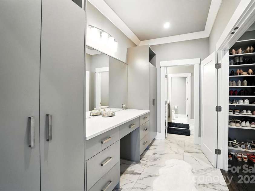 7903 Rea View Court, Charlotte, NC 28226.  MLS# CAR4284335, YatesRealty ID 35024. 