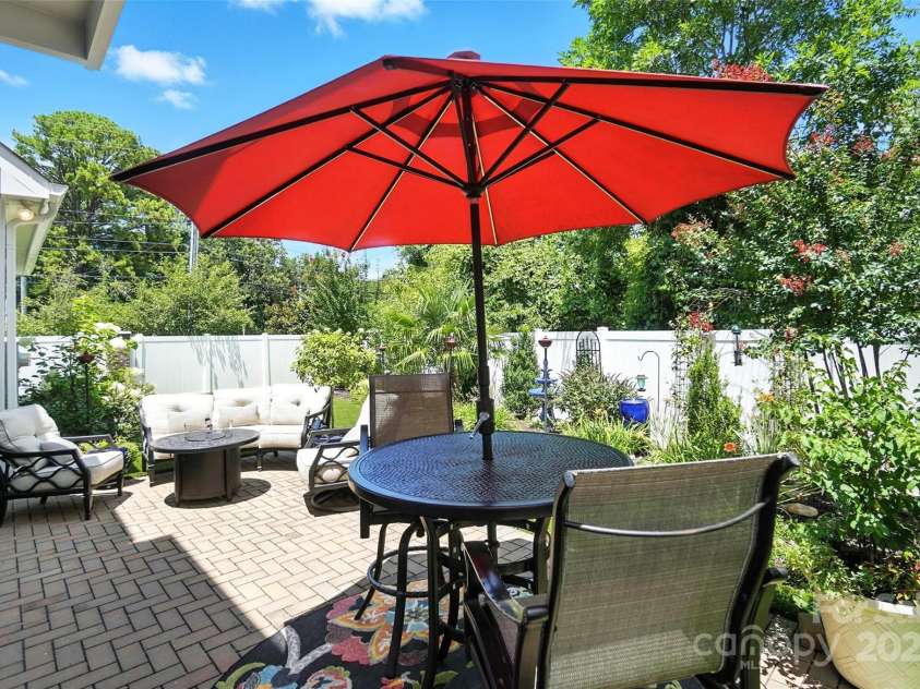 7903 Rea View Court, Charlotte, NC 28226.  MLS# CAR4284335, YatesRealty ID 35024. 
