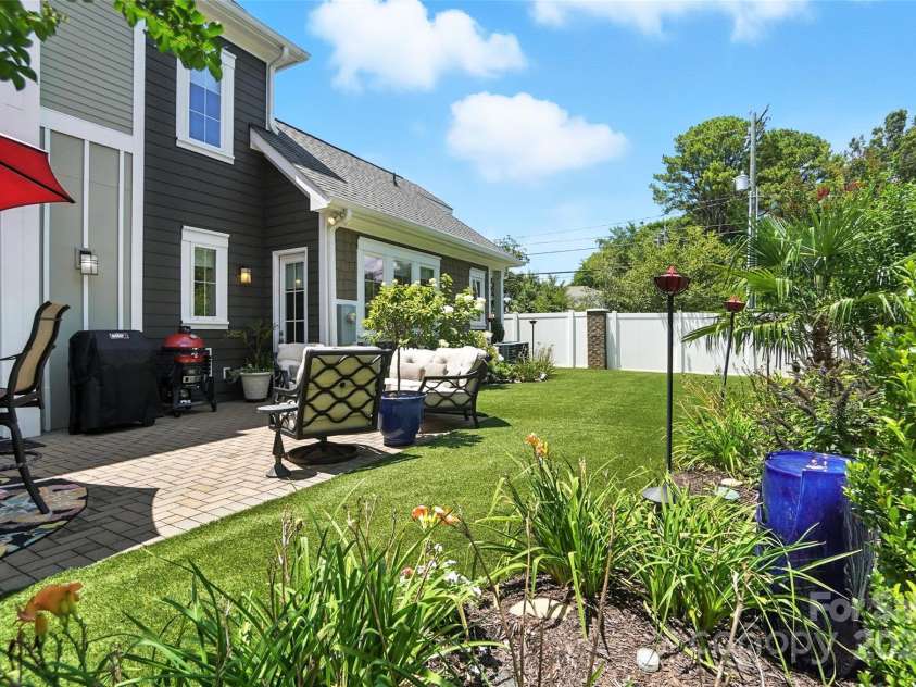 7903 Rea View Court, Charlotte, NC 28226.  MLS# CAR4284335, YatesRealty ID 35024. 