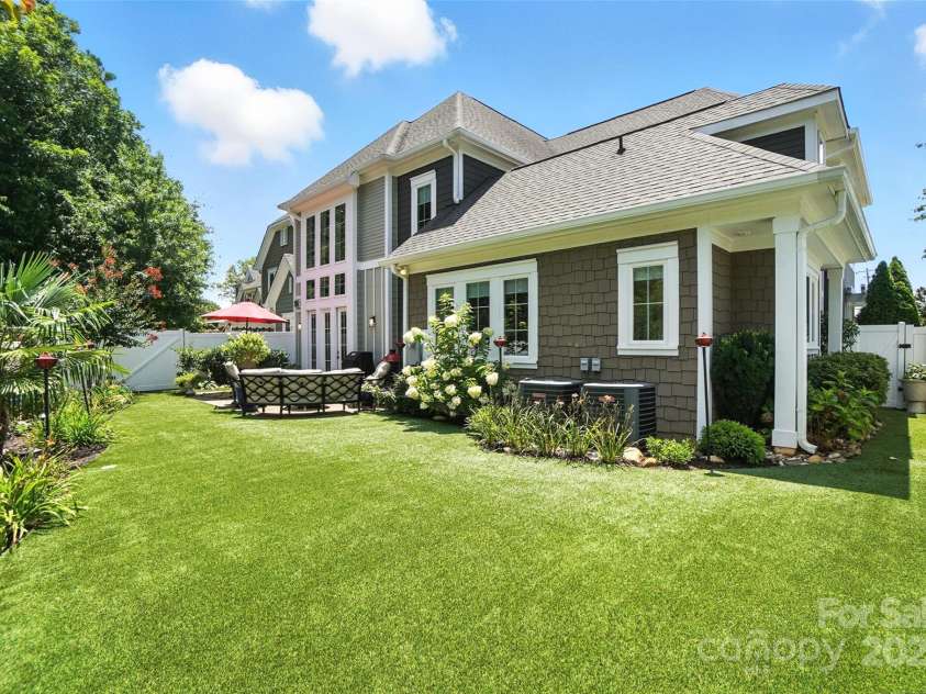 7903 Rea View Court, Charlotte, NC 28226.  MLS# CAR4284335, YatesRealty ID 35024. 