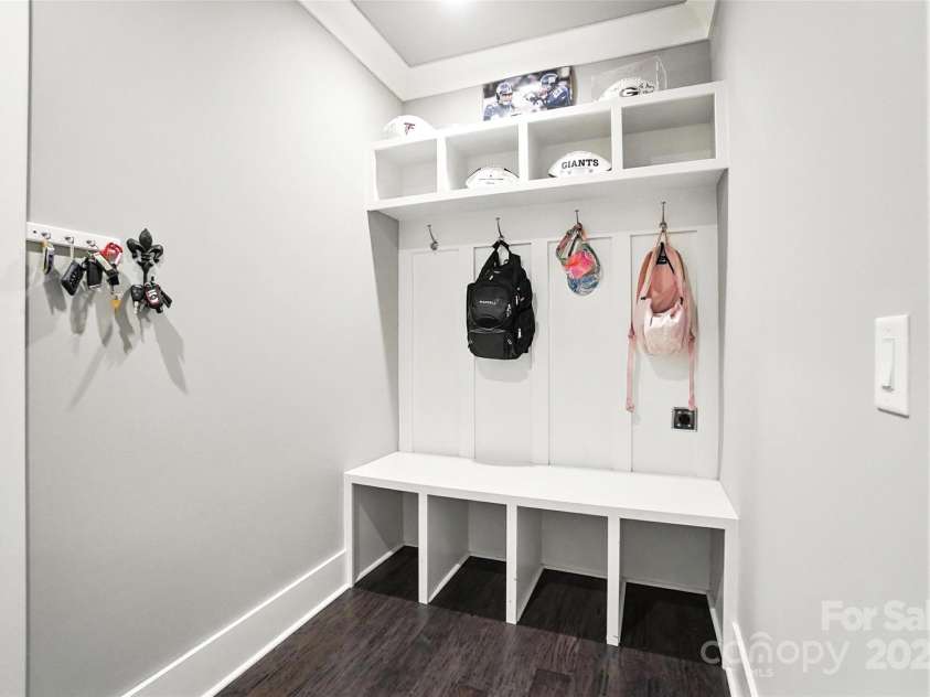 7903 Rea View Court, Charlotte, NC 28226.  MLS# CAR4284335, YatesRealty ID 35024. Drop Zone Entry off the garage