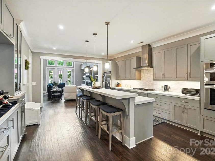 7903 Rea View Court, Charlotte, NC 28226.  MLS# CAR4284335, YatesRealty ID 35024. Gourmet Kitchen with island