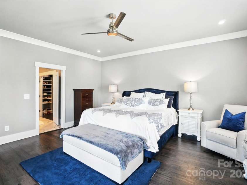 7903 Rea View Court, Charlotte, NC 28226.  MLS# CAR4284335, YatesRealty ID 35024. Large second Primary upstairs
