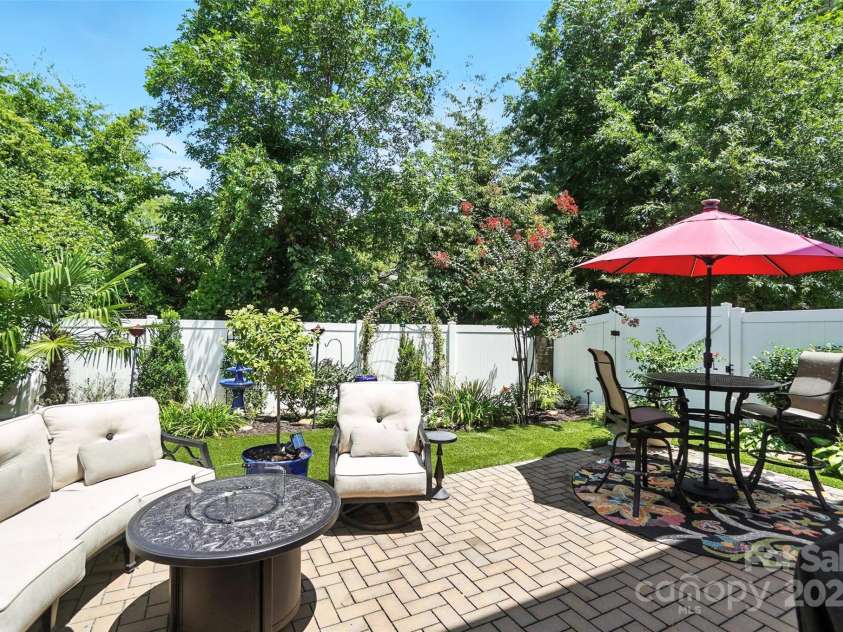 7903 Rea View Court, Charlotte, NC 28226.  MLS# CAR4284335, YatesRealty ID 35024. Paver Patio