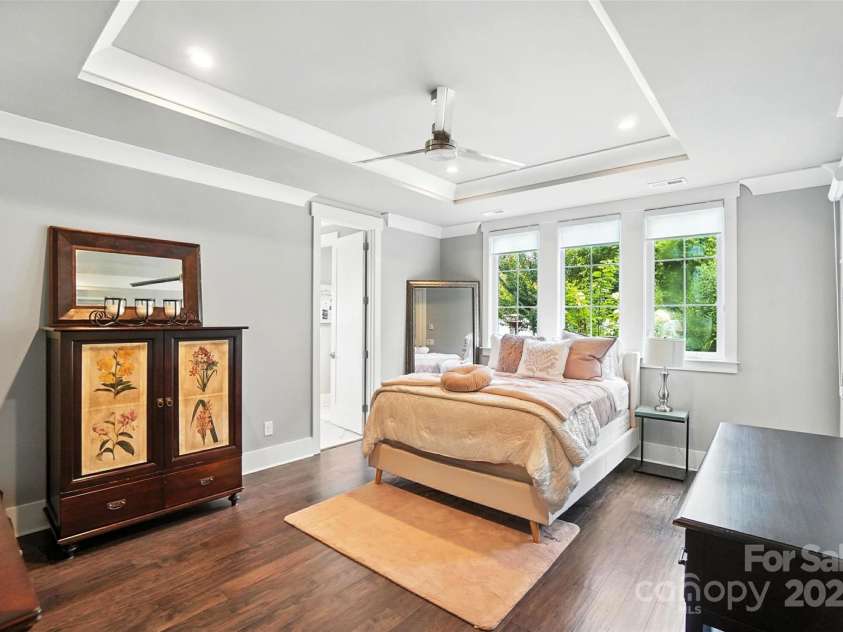 7903 Rea View Court, Charlotte, NC 28226.  MLS# CAR4284335, YatesRealty ID 35024. Primary Bedroom with tray ceiling
