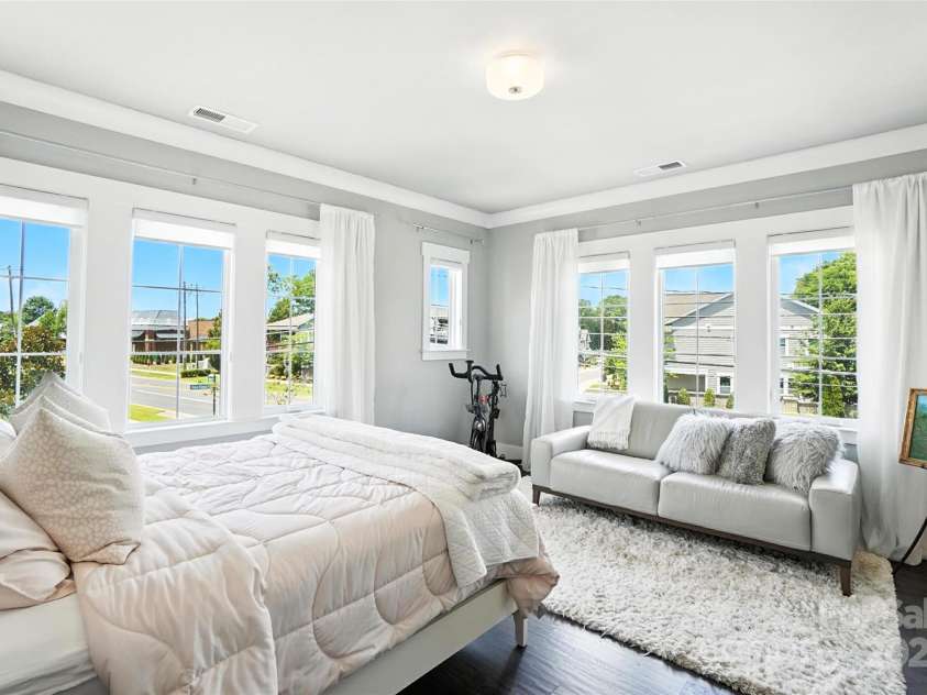 7903 Rea View Court, Charlotte, NC 28226.  MLS# CAR4284335, YatesRealty ID 35024. Secondary Bedroom Up