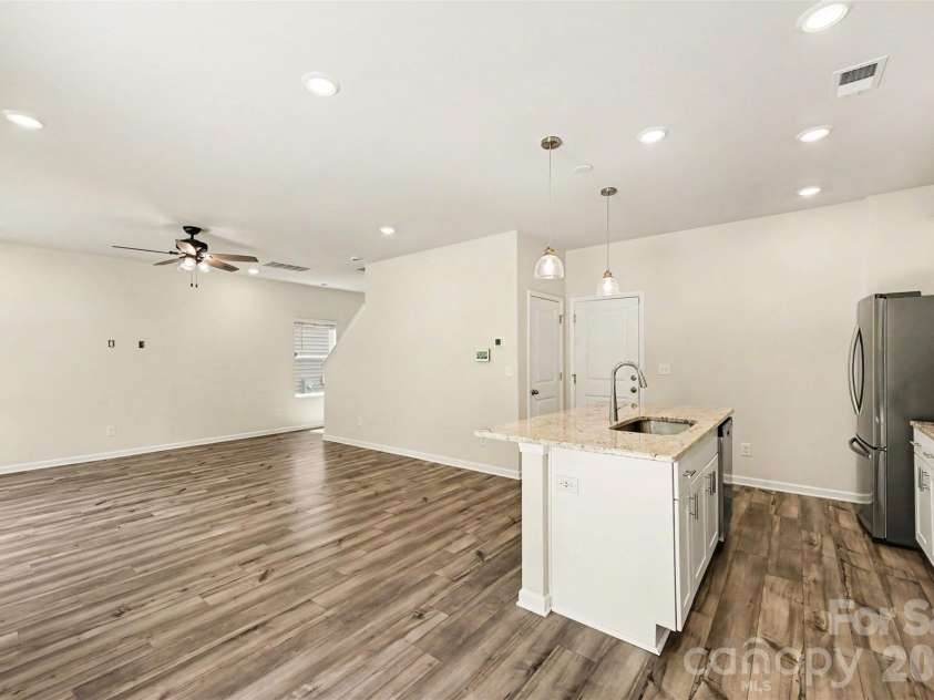 1160 Harland Street, Charlotte, NC 28216.  MLS# CAR4430535, YatesRealty ID 35025. 