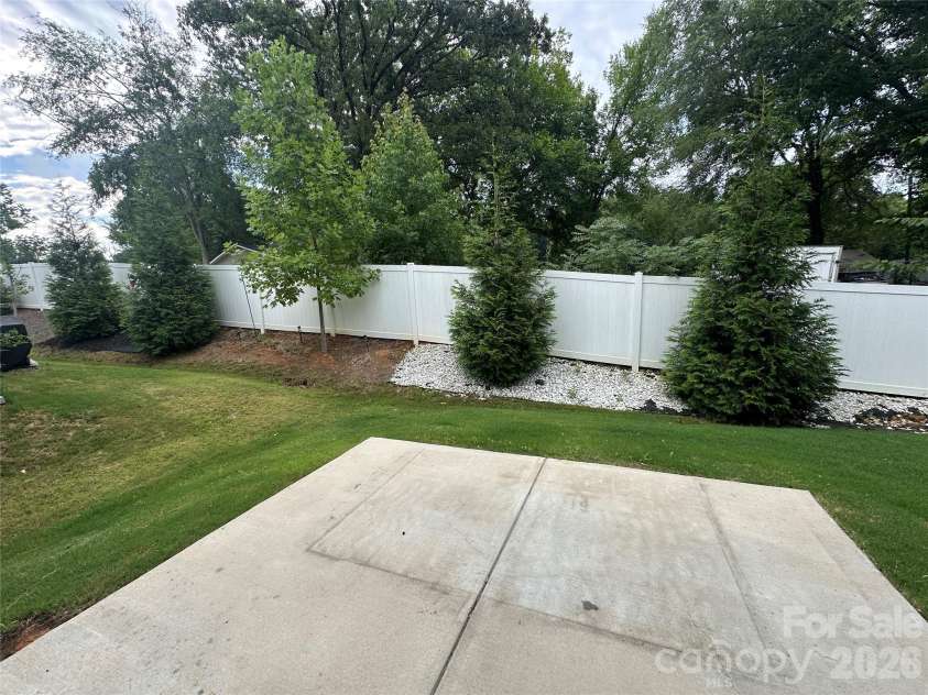 1160 Harland Street, Charlotte, NC 28216.  MLS# CAR4430535, YatesRealty ID 35025. 