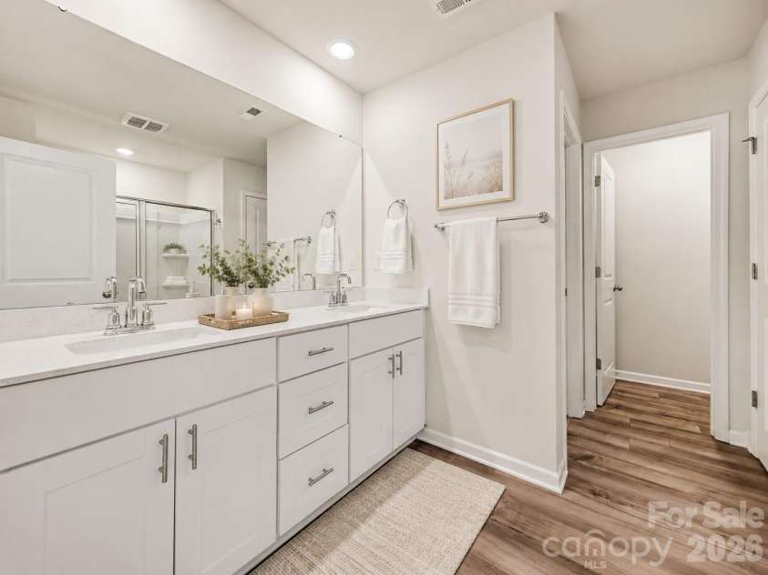 1160 Harland Street, Charlotte, NC 28216.  MLS# CAR4430535, YatesRealty ID 35025. 