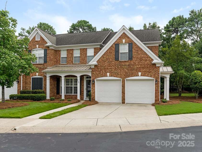 5106 Amherst Trail Drive, Charlotte, NC 28226.  MLS# CAR4294130, YatesRealty ID 35025. 