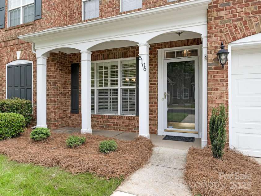 5106 Amherst Trail Drive, Charlotte, NC 28226.  MLS# CAR4294130, YatesRealty ID 35025. 