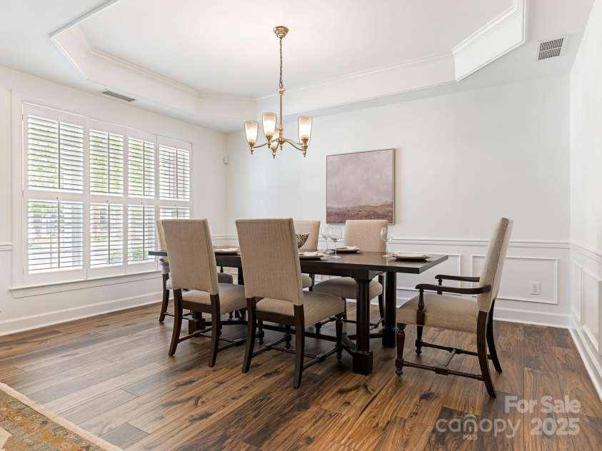 5106 Amherst Trail Drive, Charlotte, NC 28226.  MLS# CAR4294130, YatesRealty ID 35025. 