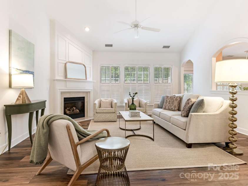 5106 Amherst Trail Drive, Charlotte, NC 28226.  MLS# CAR4294130, YatesRealty ID 35025. 