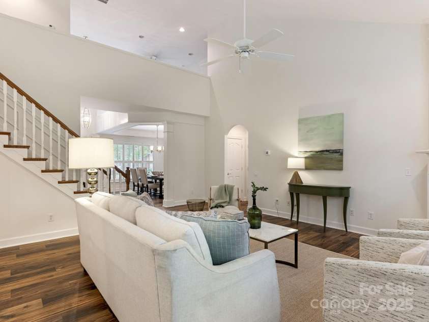 5106 Amherst Trail Drive, Charlotte, NC 28226.  MLS# CAR4294130, YatesRealty ID 35025. 