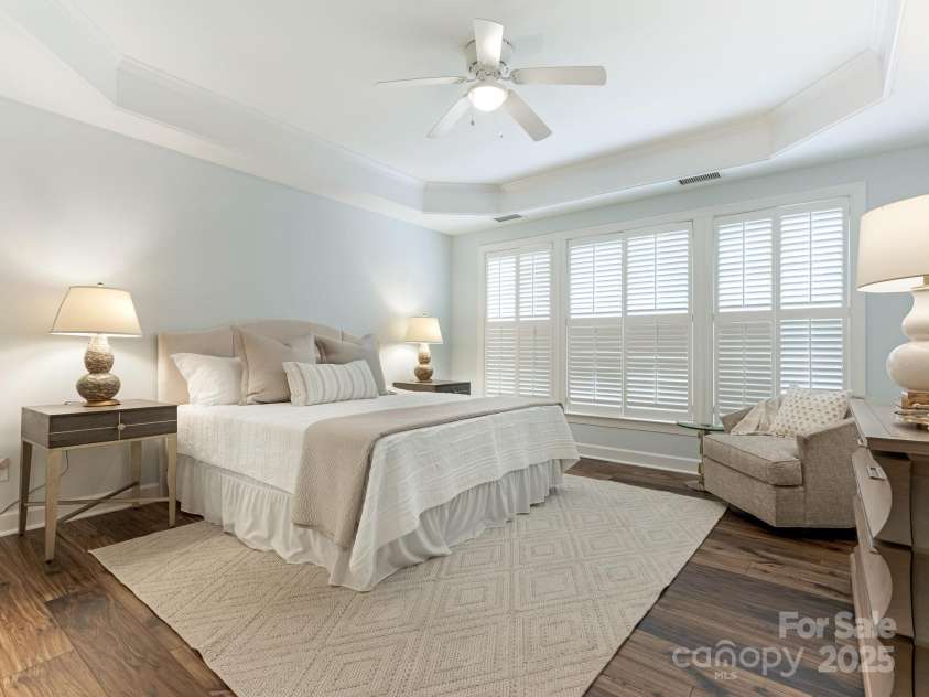 5106 Amherst Trail Drive, Charlotte, NC 28226.  MLS# CAR4294130, YatesRealty ID 35025. 