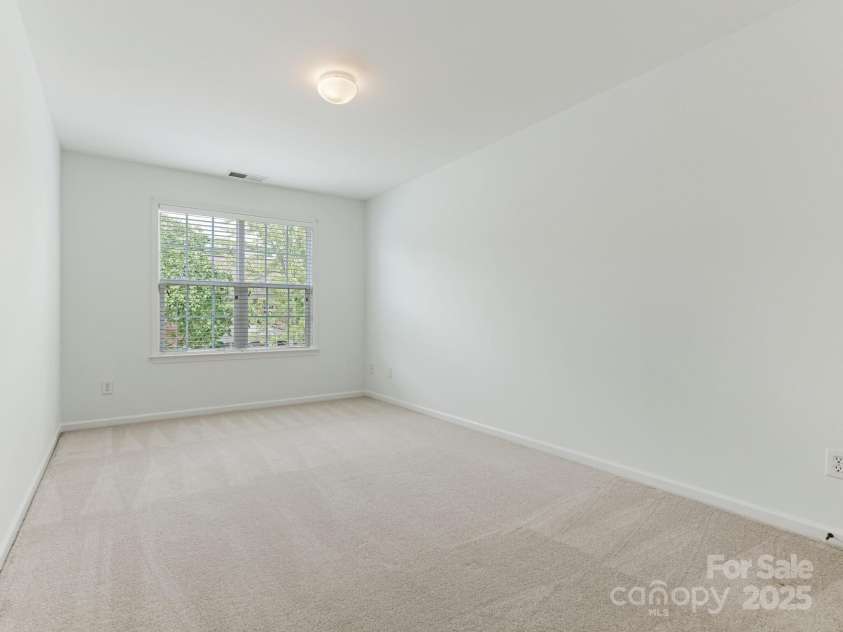 5106 Amherst Trail Drive, Charlotte, NC 28226.  MLS# CAR4294130, YatesRealty ID 35025. 