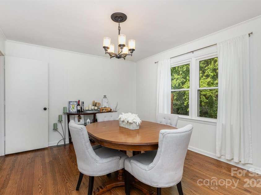 4924 Farm Pond Lane, Charlotte, NC 28212.  MLS# CAR4261185, YatesRealty ID 35026. 