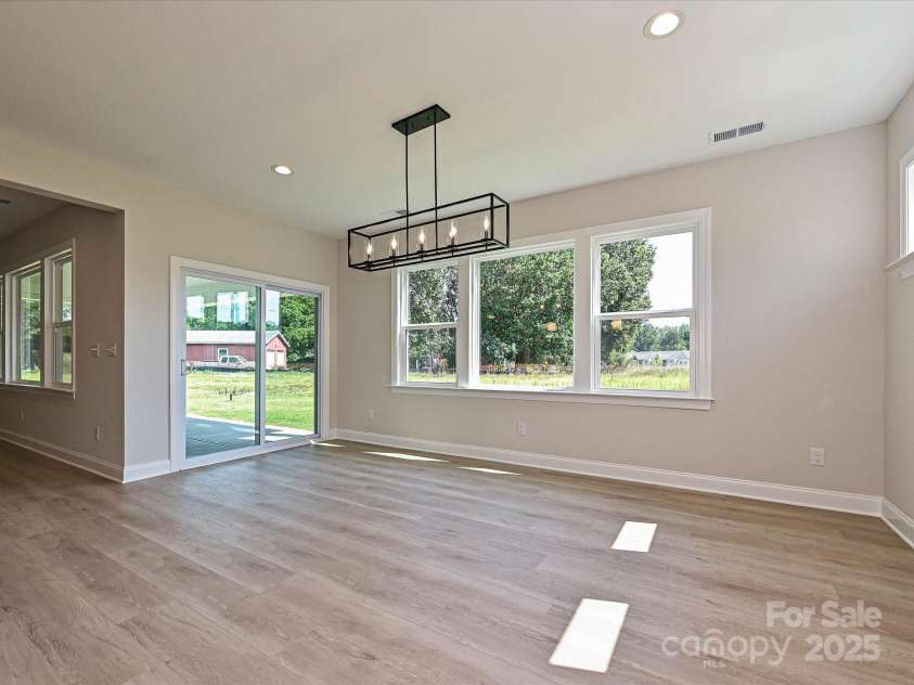 113 Tonbridge Way, Mooresville, NC 28115.  MLS# CAR4264342, YatesRealty ID 35027. Breakfast Room