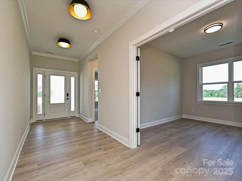 113 Tonbridge Way, Mooresville, NC 28115.  MLS# CAR4264342, YatesRealty ID 35027. Foyer