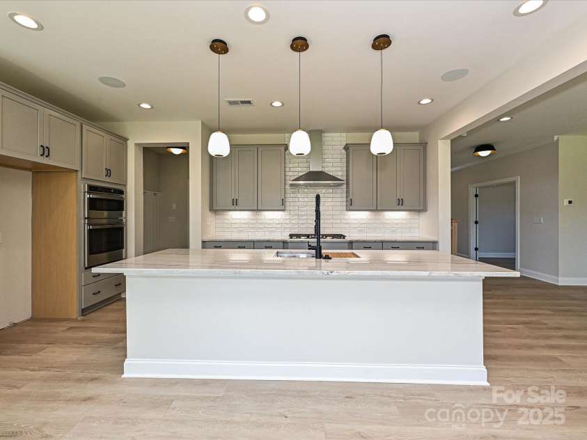 113 Tonbridge Way, Mooresville, NC 28115.  MLS# CAR4264342, YatesRealty ID 35027. Kitchen