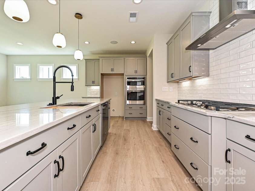 113 Tonbridge Way, Mooresville, NC 28115.  MLS# CAR4264342, YatesRealty ID 35027. Kitchen