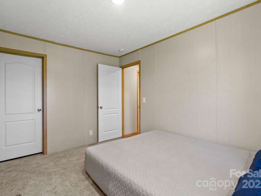 102 Kiwassa Lane, Hendersonville, NC 28792.  MLS# CAR4333333, YatesRealty ID 35028. 3rd Bedroom 