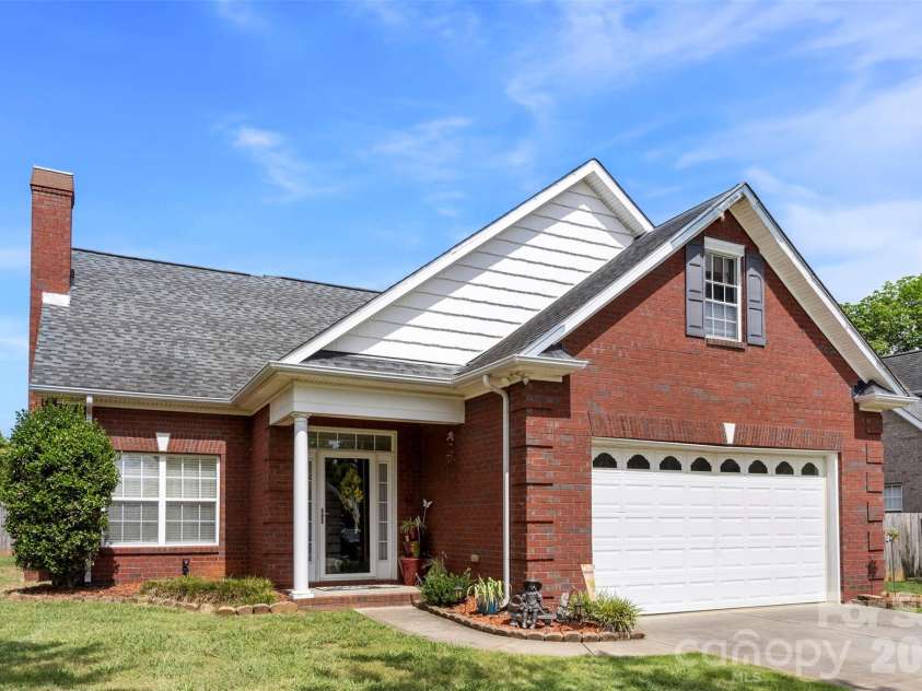 3310 brickwood Circle, Midland, NC 28107.  MLS# CAR4416947, YatesRealty ID 35028. 