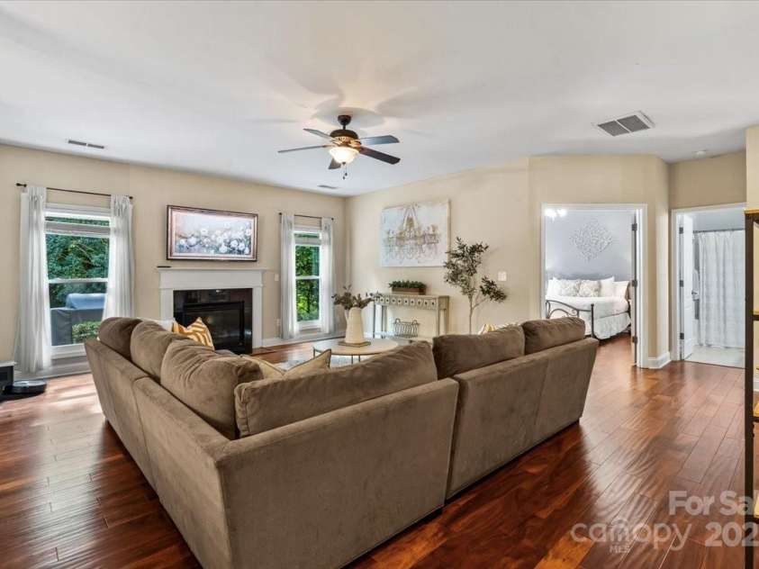 1800 Robbins Meadows Drive, Waxhaw, NC 28173.  MLS# CAR4275085, YatesRealty ID 35029. 