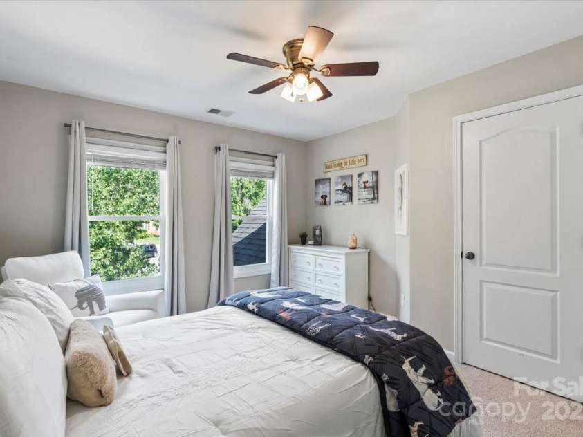 1800 Robbins Meadows Drive, Waxhaw, NC 28173.  MLS# CAR4275085, YatesRealty ID 35029. 