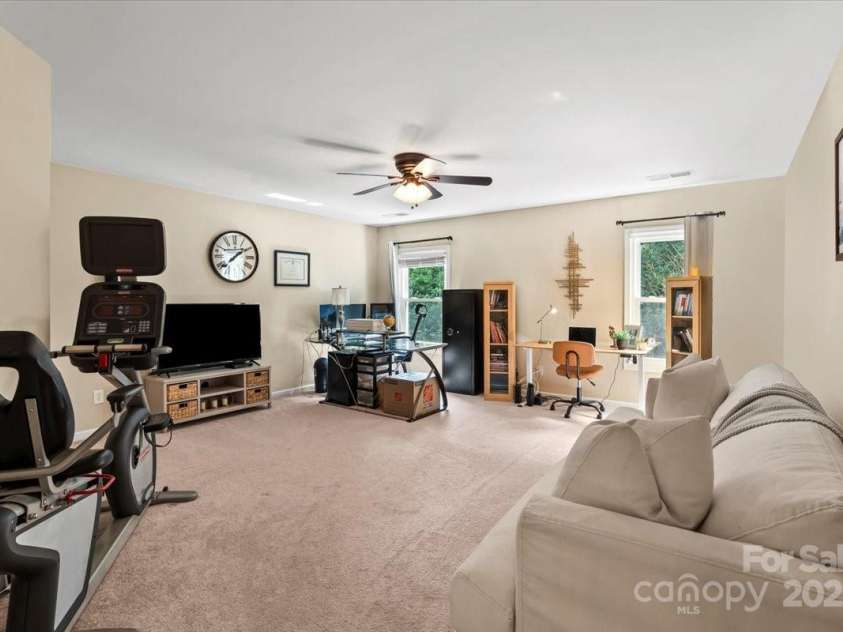 1800 Robbins Meadows Drive, Waxhaw, NC 28173.  MLS# CAR4275085, YatesRealty ID 35029. 