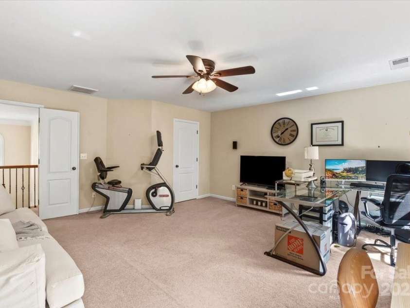 1800 Robbins Meadows Drive, Waxhaw, NC 28173.  MLS# CAR4275085, YatesRealty ID 35029. 