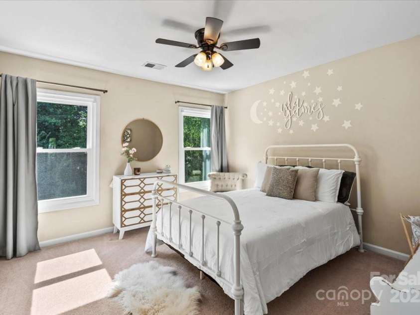 1800 Robbins Meadows Drive, Waxhaw, NC 28173.  MLS# CAR4275085, YatesRealty ID 35029. 