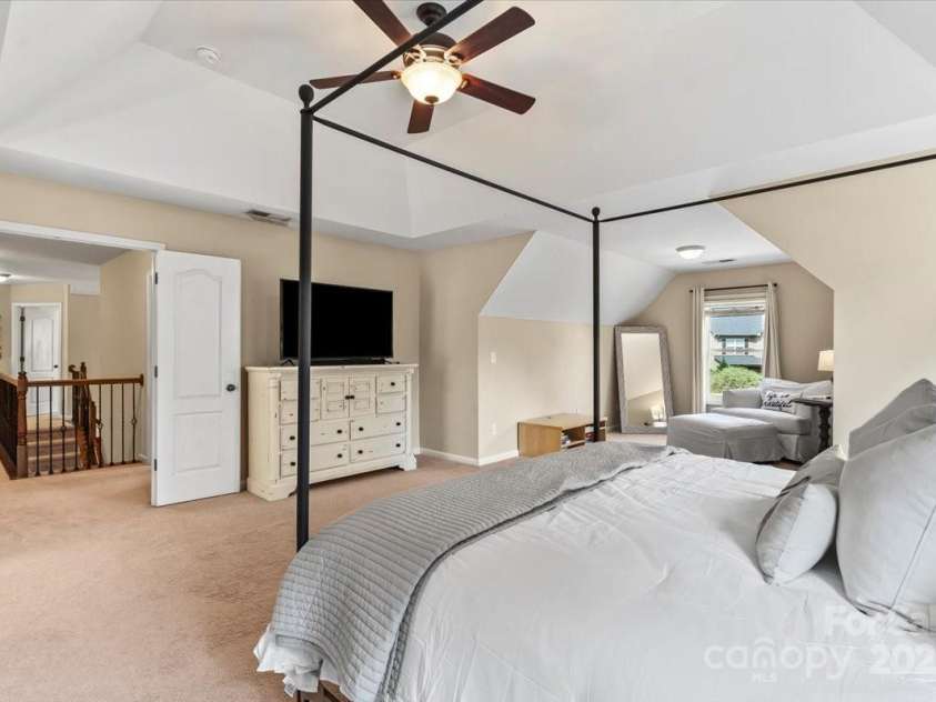 1800 Robbins Meadows Drive, Waxhaw, NC 28173.  MLS# CAR4275085, YatesRealty ID 35029. 