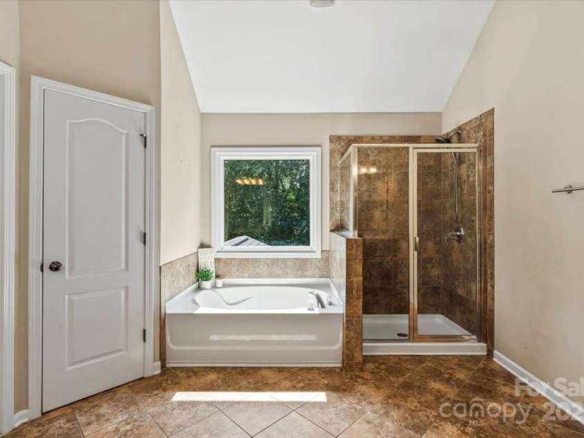 1800 Robbins Meadows Drive, Waxhaw, NC 28173.  MLS# CAR4275085, YatesRealty ID 35029. 