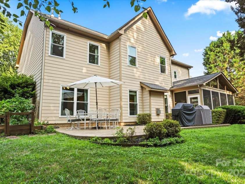 1800 Robbins Meadows Drive, Waxhaw, NC 28173.  MLS# CAR4275085, YatesRealty ID 35029. 