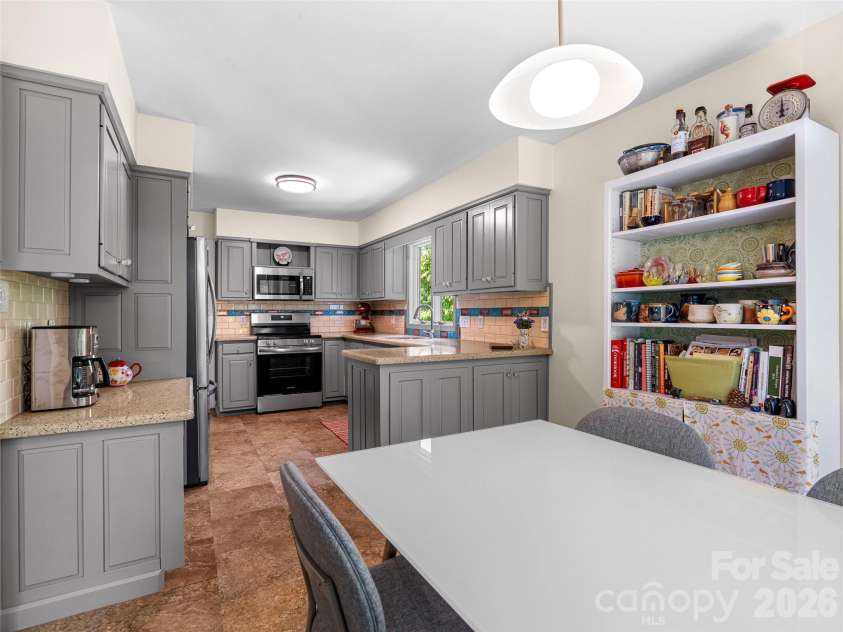 22 Meadow Brook Drive, Fletcher, NC 28732.  MLS# CAR4398596, YatesRealty ID 35029. 