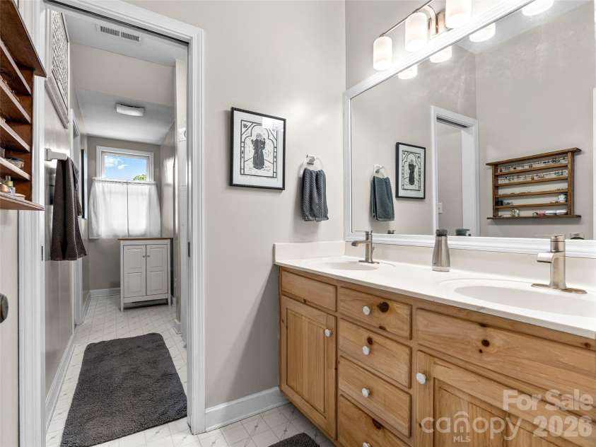 22 Meadow Brook Drive, Fletcher, NC 28732.  MLS# CAR4398596, YatesRealty ID 35029. Full bath upstairs