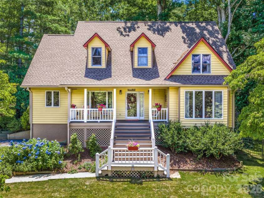 22 Meadow Brook Drive, Fletcher, NC 28732.  MLS# CAR4398596, YatesRealty ID 35029. Welcome home
