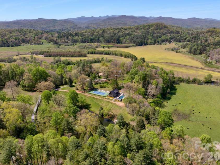 3903 Island Ford Road, Brevard, NC 28712.  MLS# CAR4137360, YatesRealty ID 3503. 