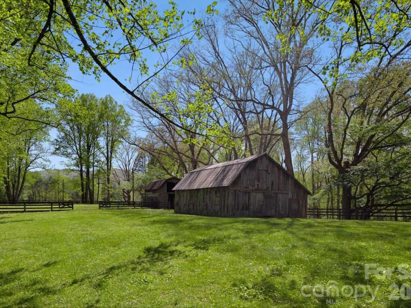 3903 Island Ford Road, Brevard, NC 28712.  MLS# CAR4137360, YatesRealty ID 3503. 