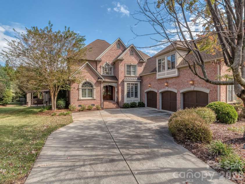 8208 Wingard Road, Waxhaw, NC 28173.  MLS# CAR4289721, YatesRealty ID 3503. 