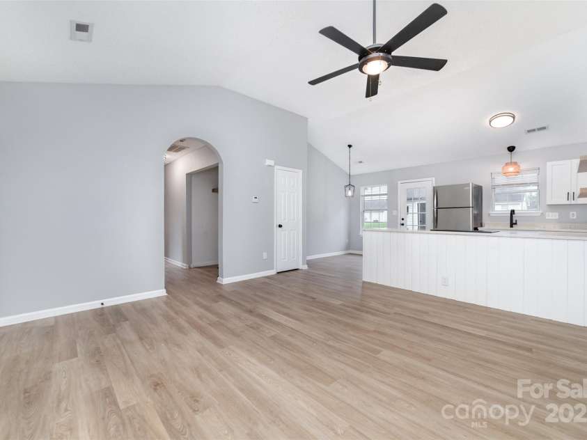 6923 Reese Furr Drive, Charlotte, NC 28216.  MLS# CAR4291127, YatesRealty ID 35031. 