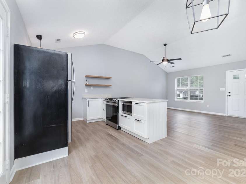 6923 Reese Furr Drive, Charlotte, NC 28216.  MLS# CAR4291127, YatesRealty ID 35031. 