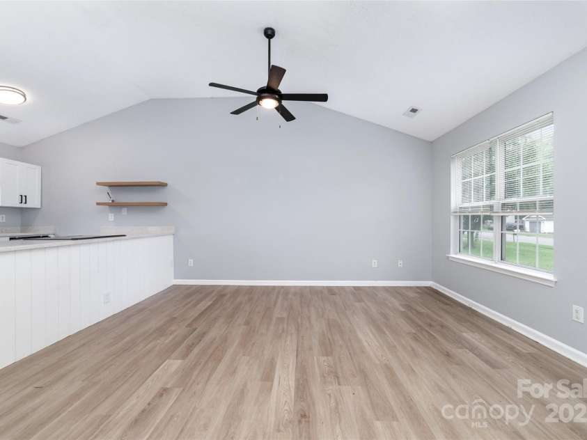 6923 Reese Furr Drive, Charlotte, NC 28216.  MLS# CAR4291127, YatesRealty ID 35031. 