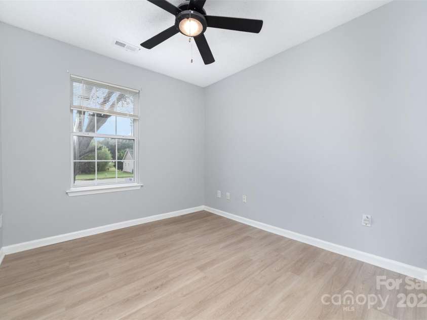 6923 Reese Furr Drive, Charlotte, NC 28216.  MLS# CAR4291127, YatesRealty ID 35031. 