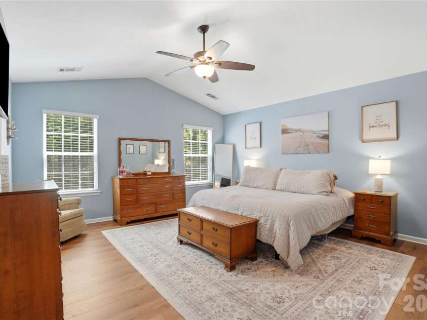 9428 Quilting Bee Lane, Charlotte, NC 28216.  MLS# CAR4400381, YatesRealty ID 35031. 